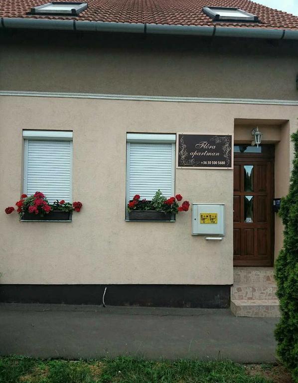 Flora Apartman Gyula Exterior foto
